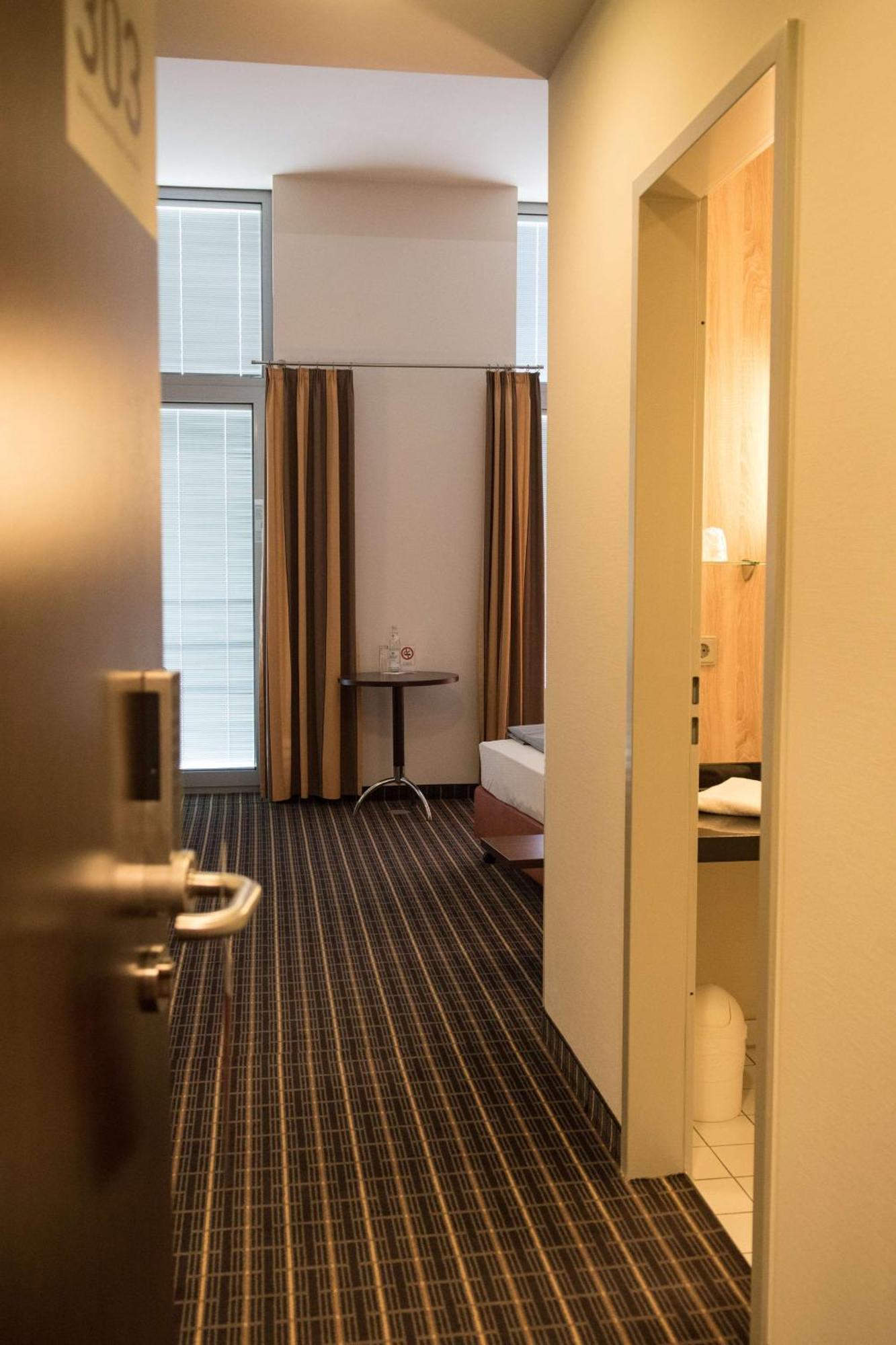Livenwork Hotel & Coworking Gvz Ingolstadt Kültér fotó
